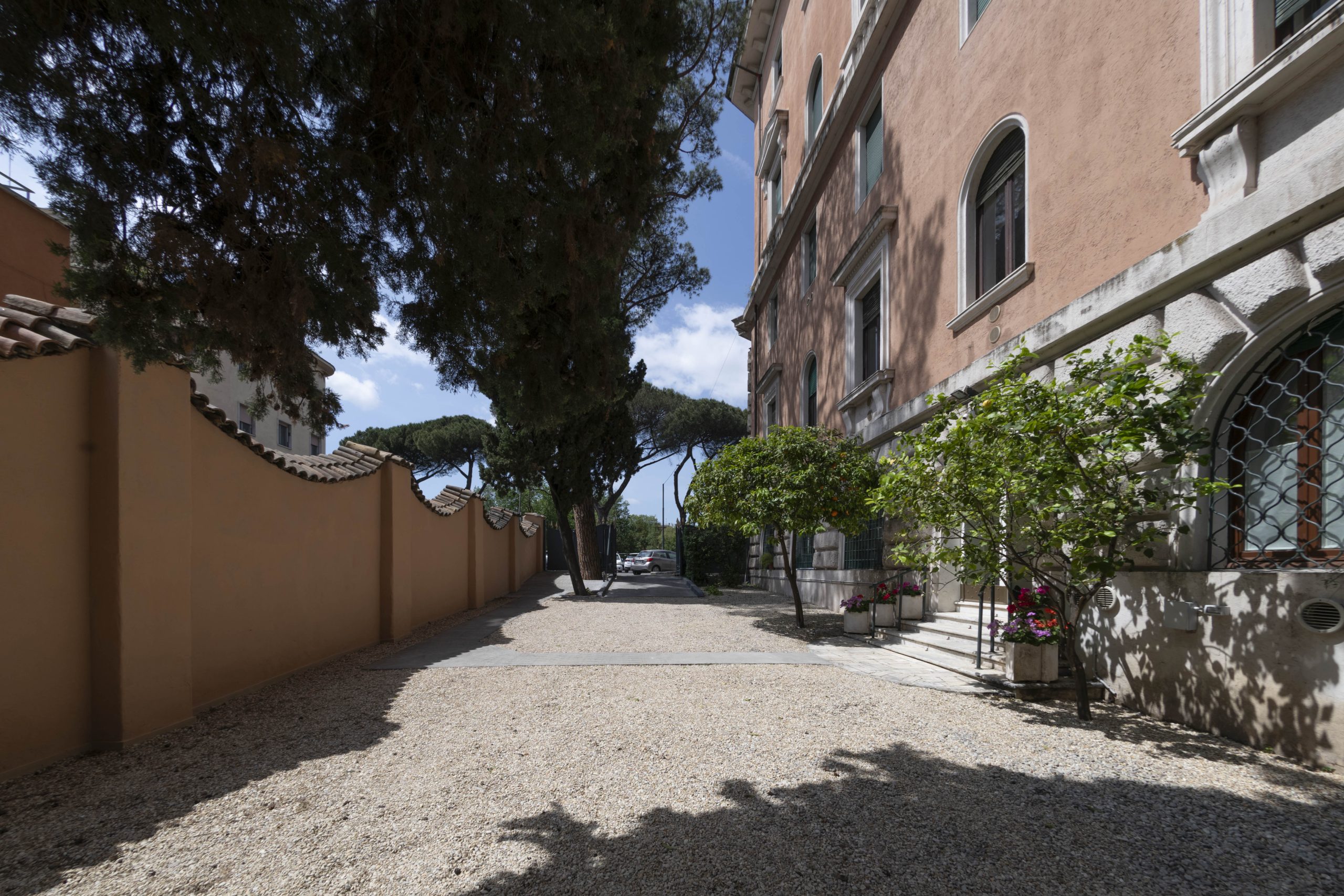 1 area esterna e parcheggio _DSC1400